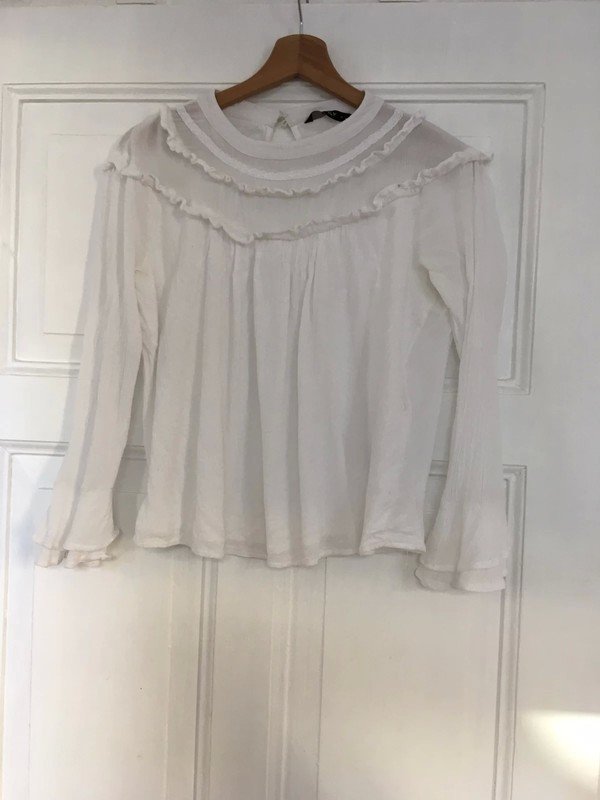 Weiße Bluse Volants Rüschen Trompeten Ärmel