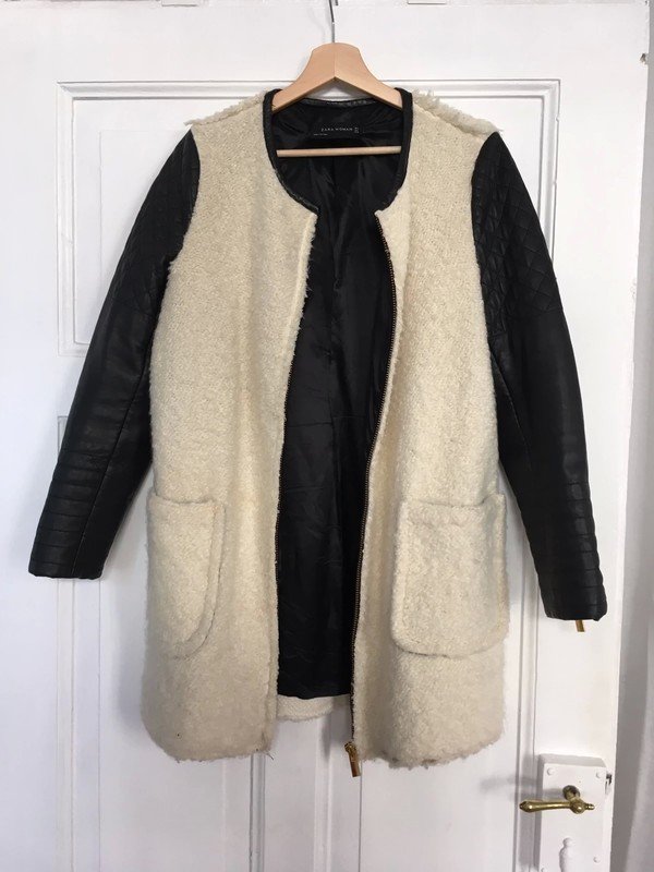 Wollmantel mit Lederärmeln