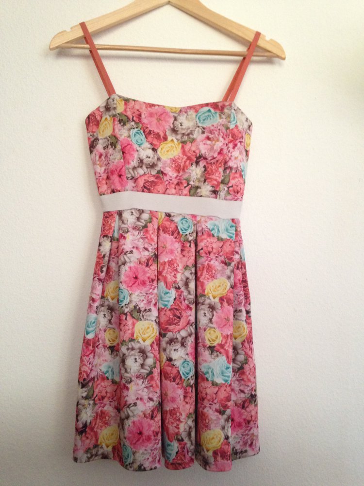 Kleid Rosen rosa bunt kurz romantisch A-Linie Skaterkleid 