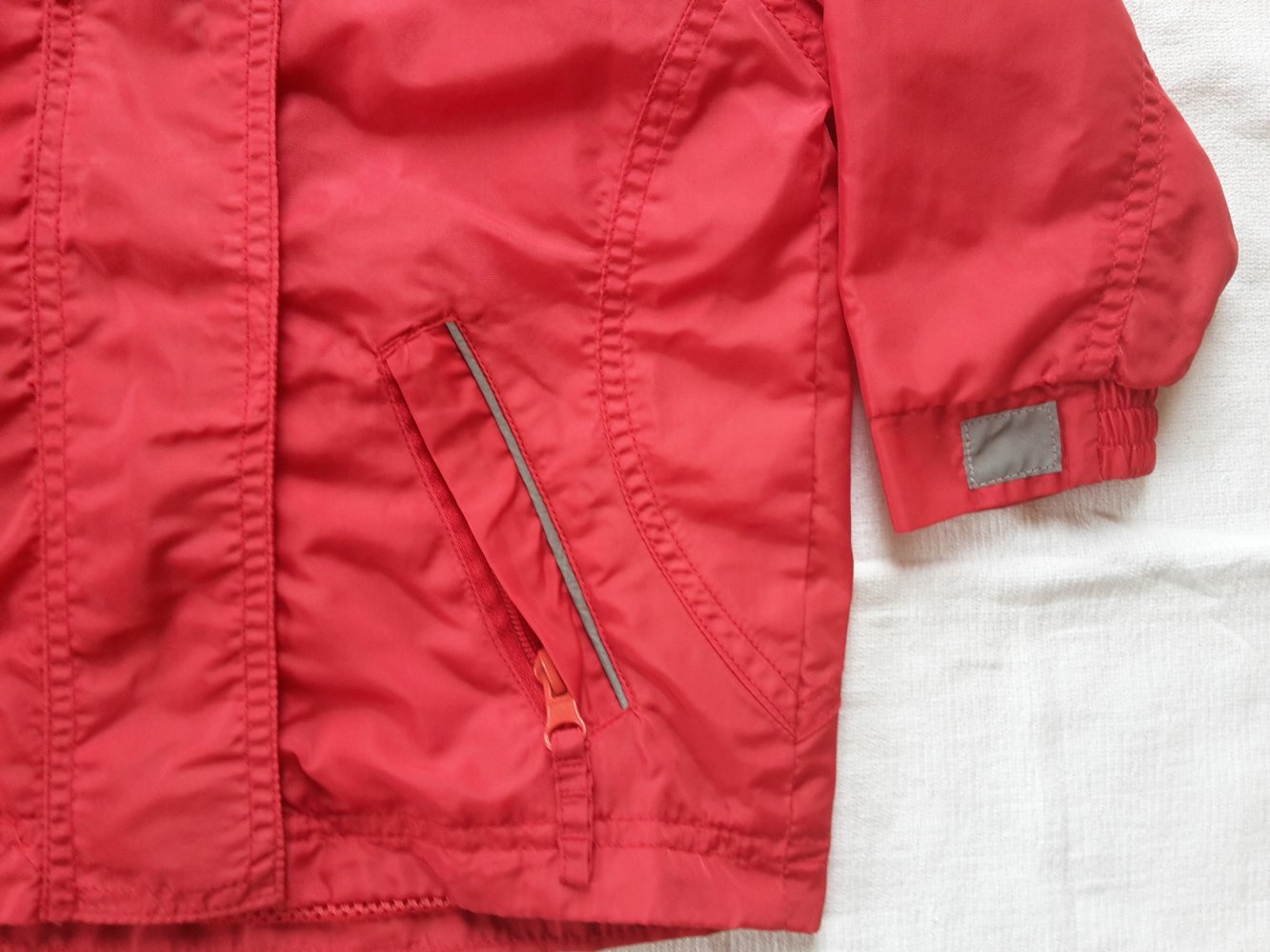 rote Windjacke in Gr. 92 von Power Kids