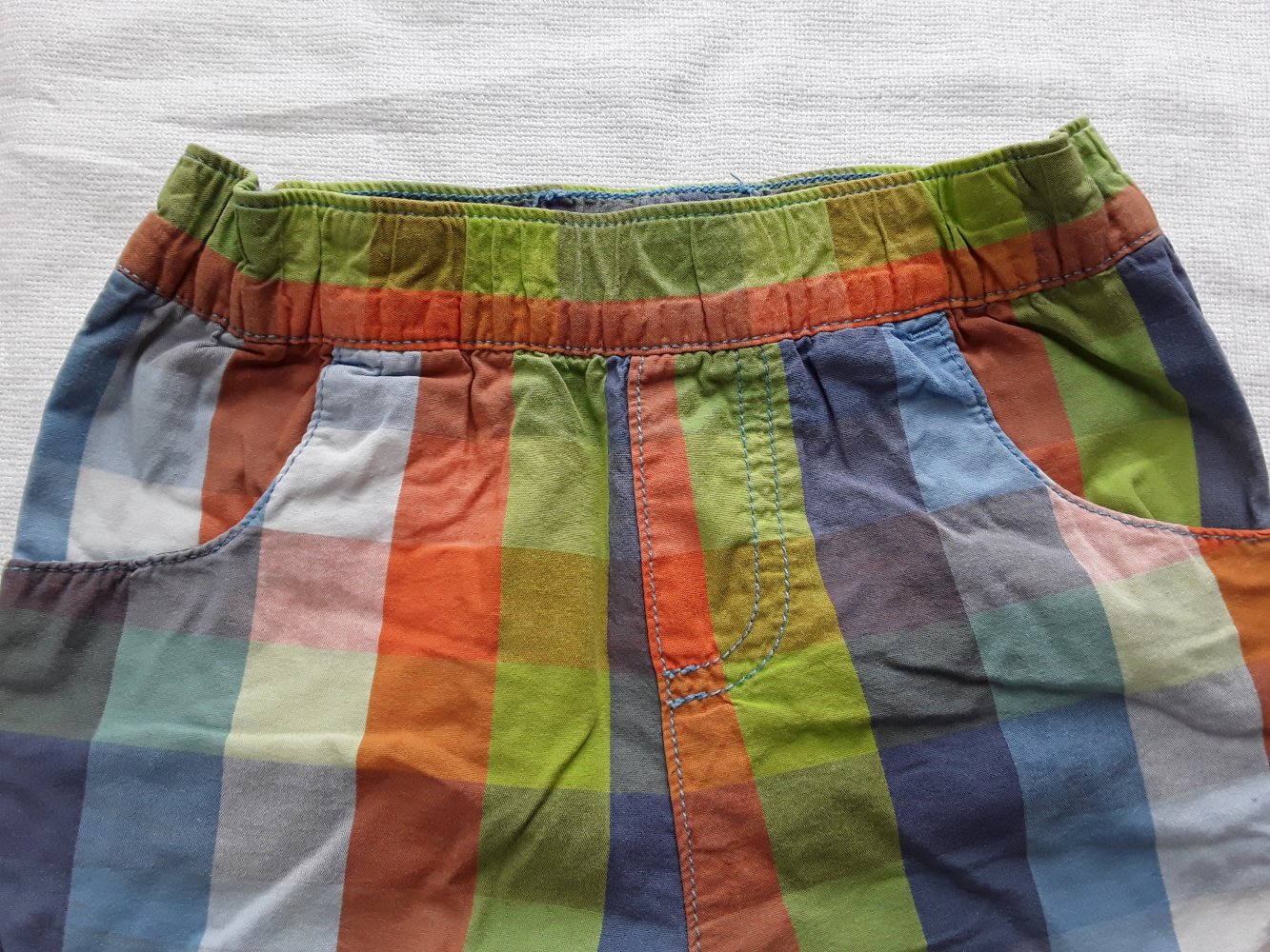 kurze, karierte Hose / Shorts in Gr. 86 von Liegelind
