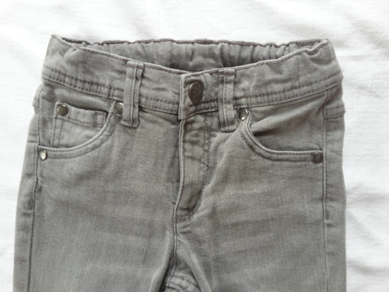 graue Jeans in Gr. 92 