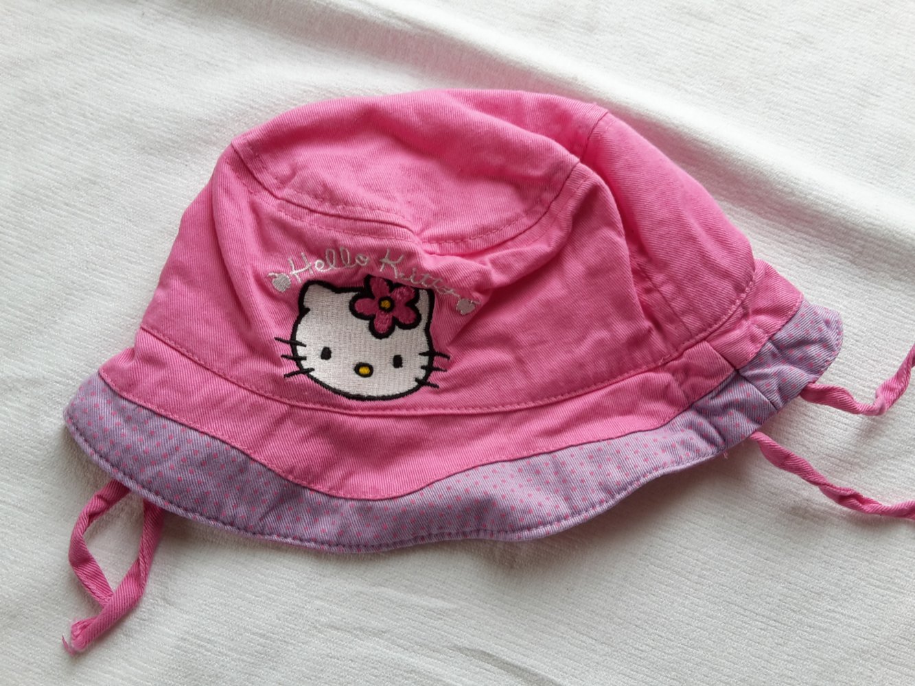 Hello Kitty Sommerhut in Gr. 53-54
