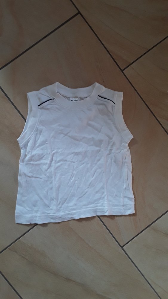 weißes Achselshirt 104/110
