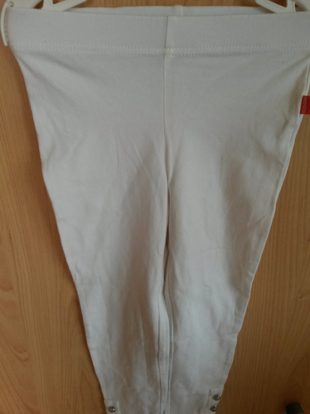 tolle Leggings mit Glitzerknöpfen in Gr. 104/110 von Kidoki (OTTO)