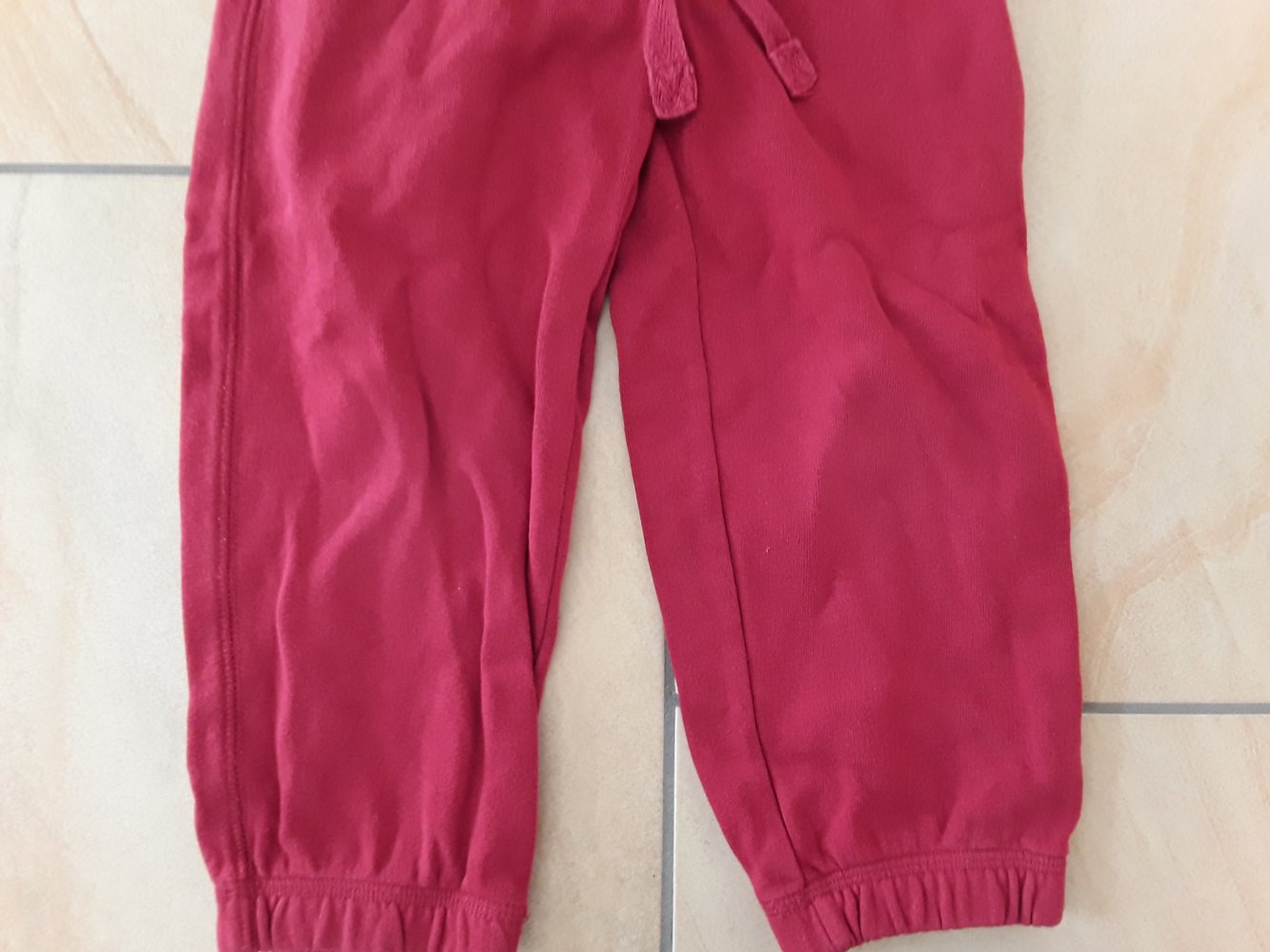 rote Jogginhose in 86/92 von H&M