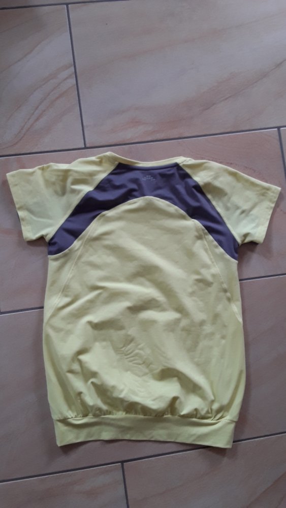 gelbes Sport-T-Shirt Gr. 146/152 von H&M