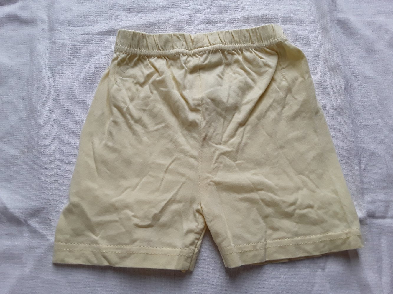 gelbe kurze Hose / Shorts in Gr. 80