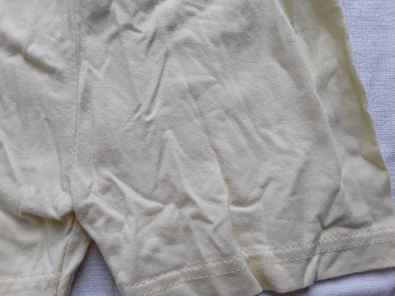 gelbe kurze Hose / Shorts in Gr. 80