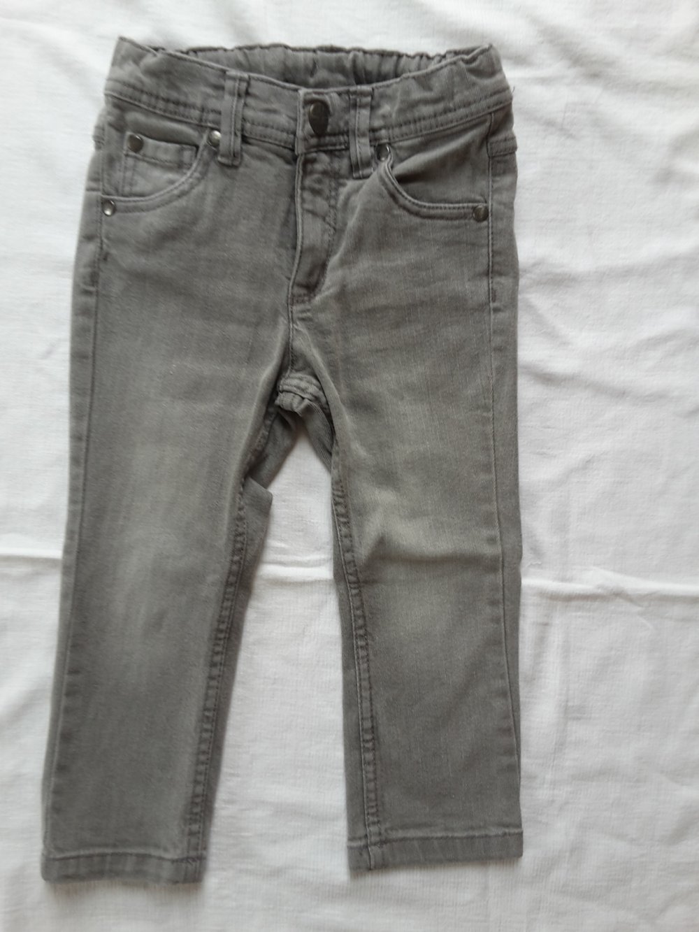 graue Jeans in Gr. 92 