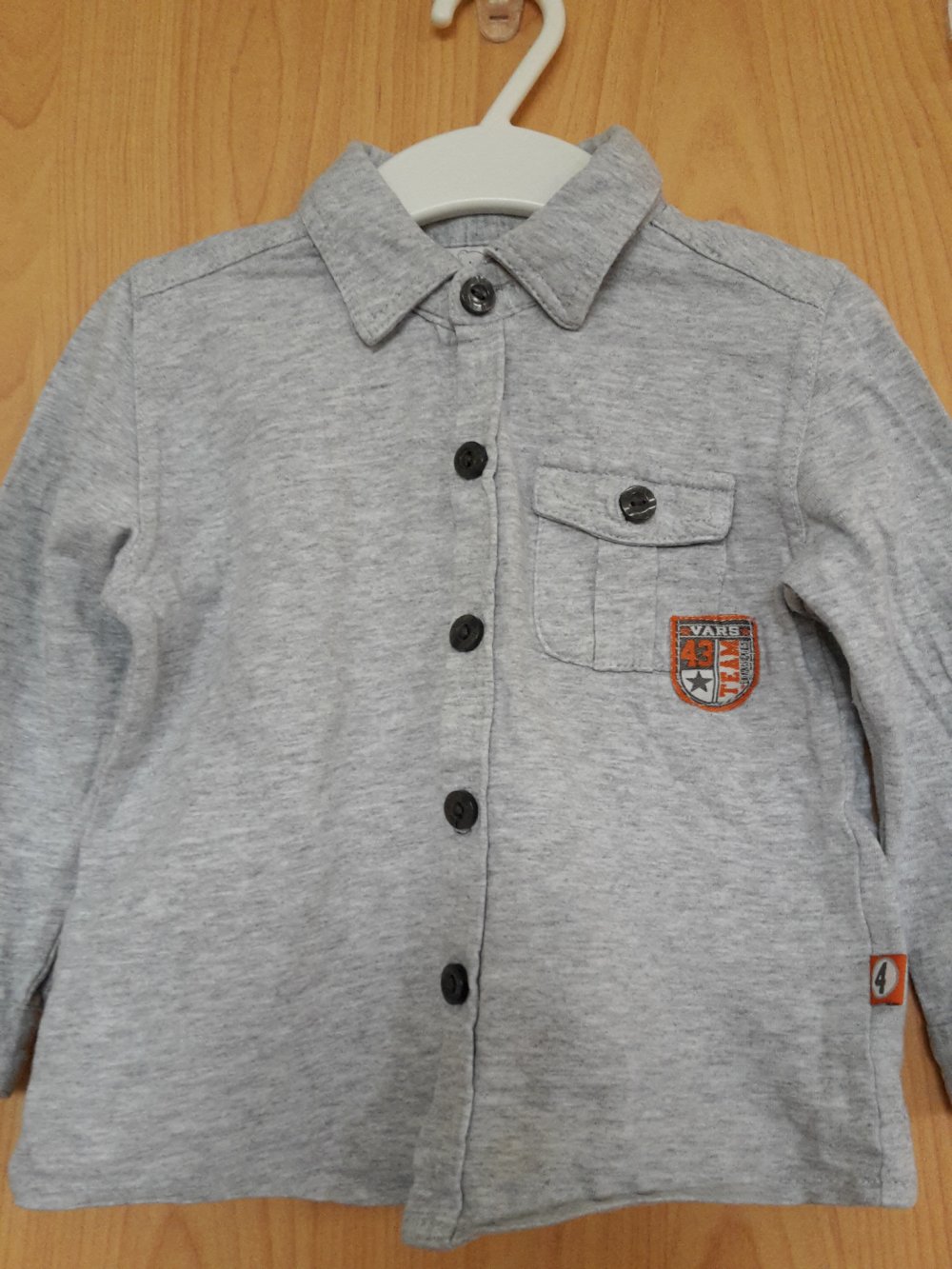 schönes Langarmshirt in Hemdoptik in Gr. 86