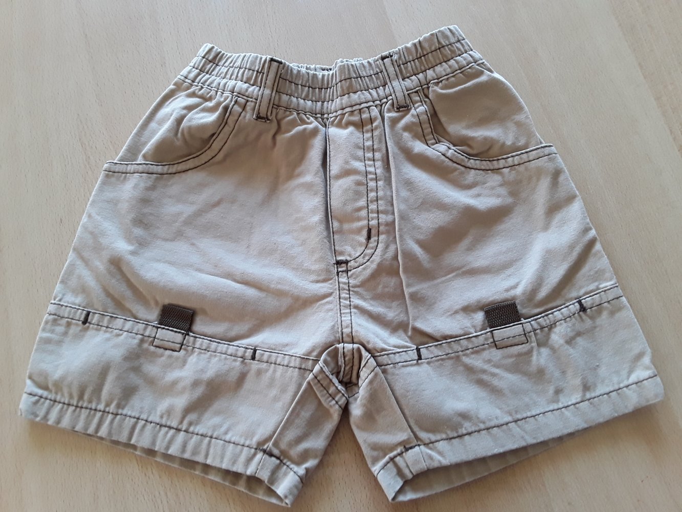 beige Shorts in Gr. 92