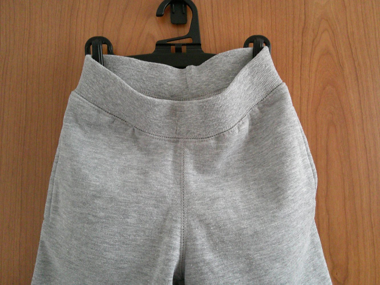 graue, kurze Sweathose Gr. 116/122 von Arizona