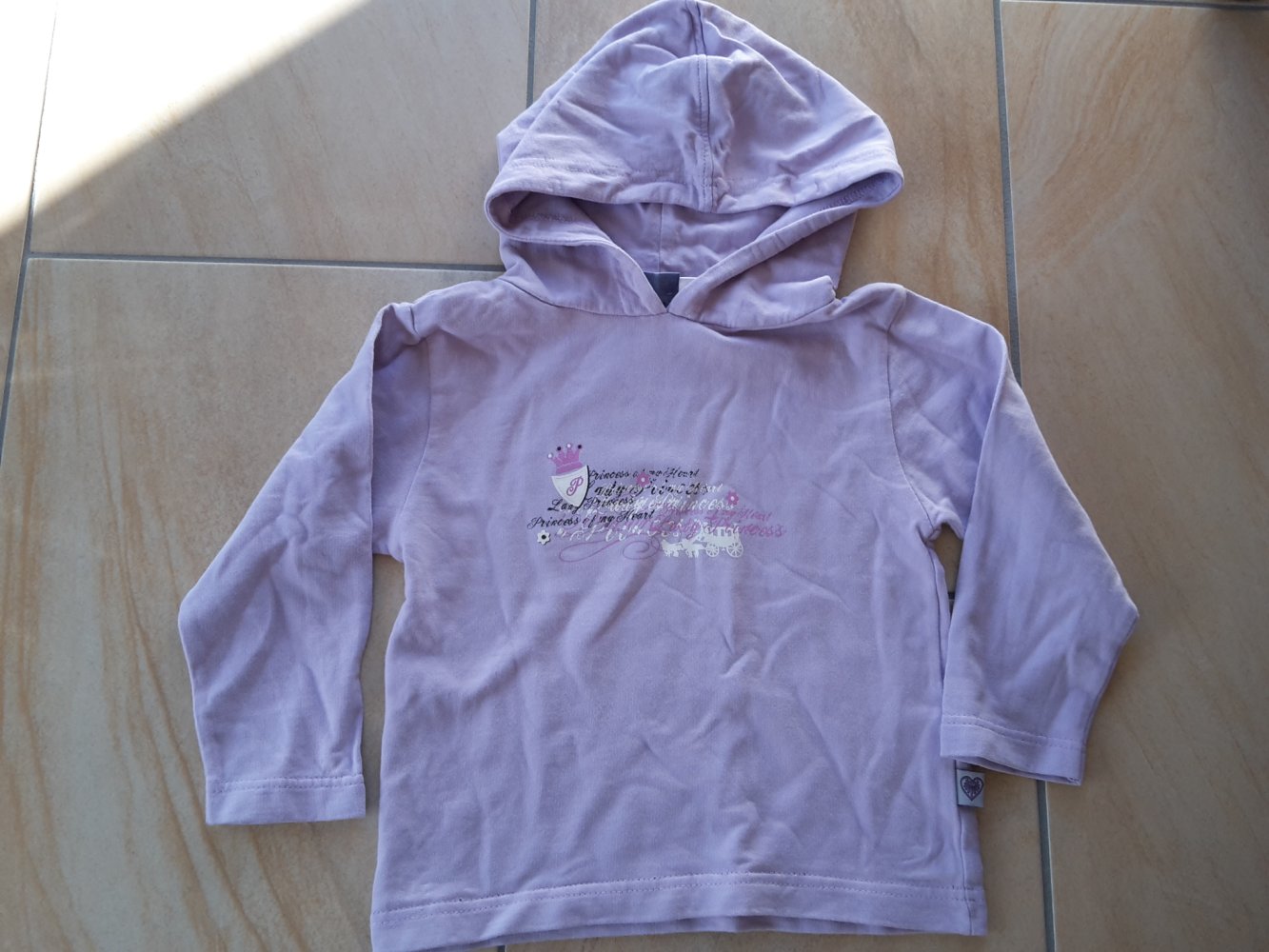 lilafarbenes Kaputzensweatshirt/ Hoodie in Gr. 98/104
