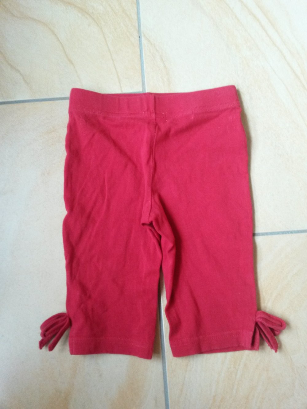 rote Caprileggings in Gr. 80/86 von Bon Prix
