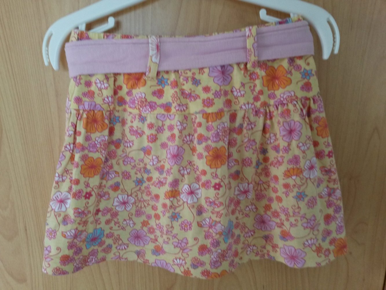 schöner Rock in Gr. 98 