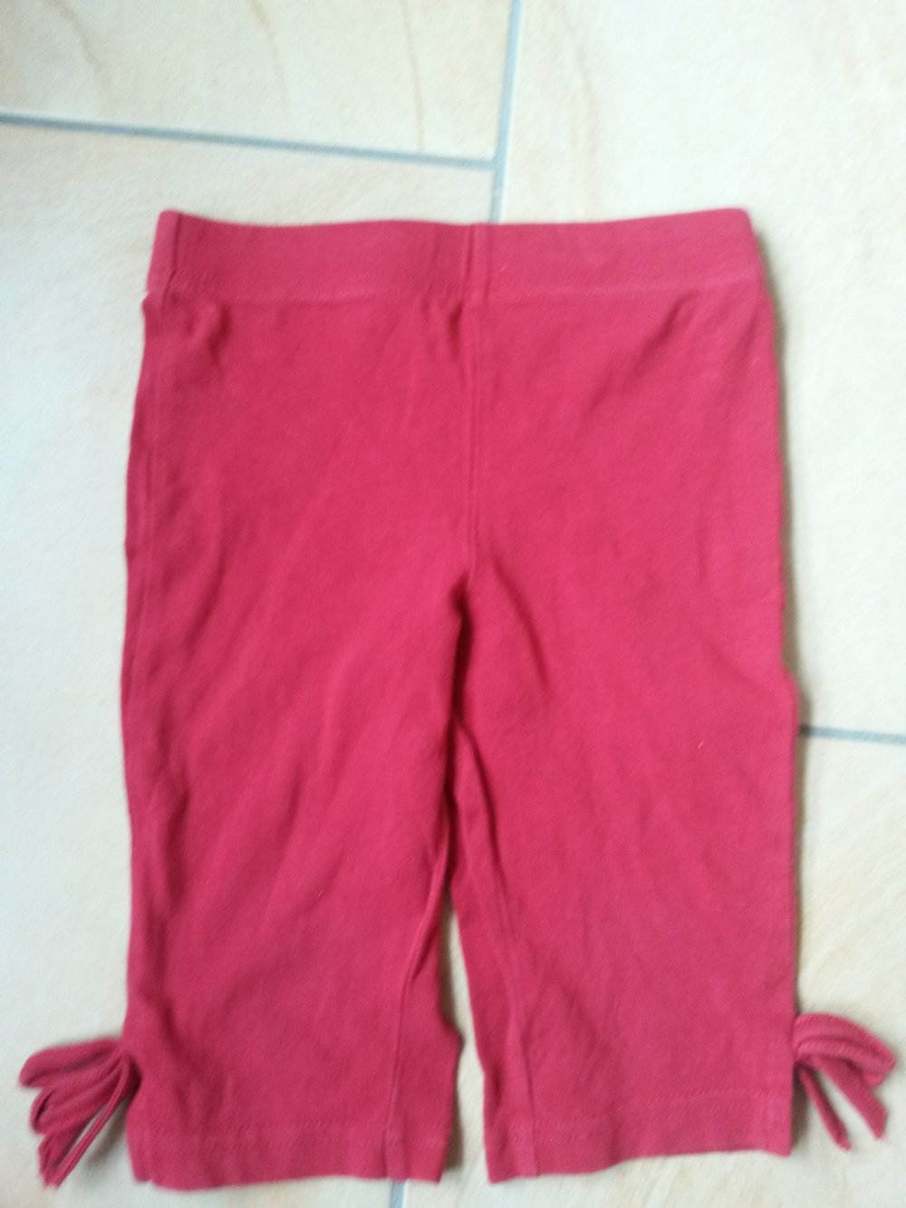 rote Caprileggings in Gr. 80/86 von Bon Prix