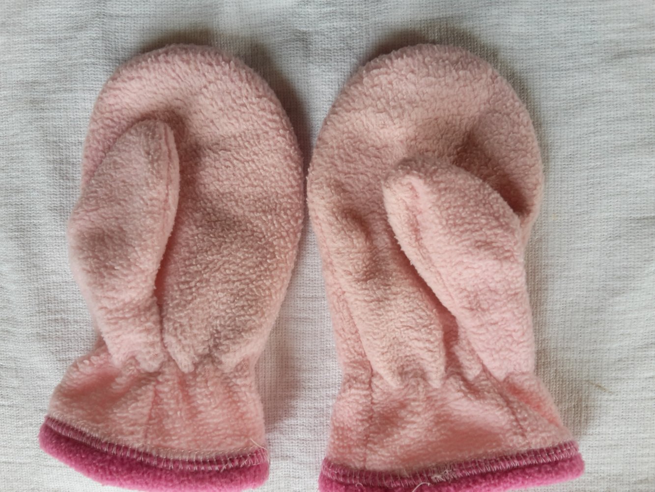 schöne Handschuhe für ca. 3-4 Jahre