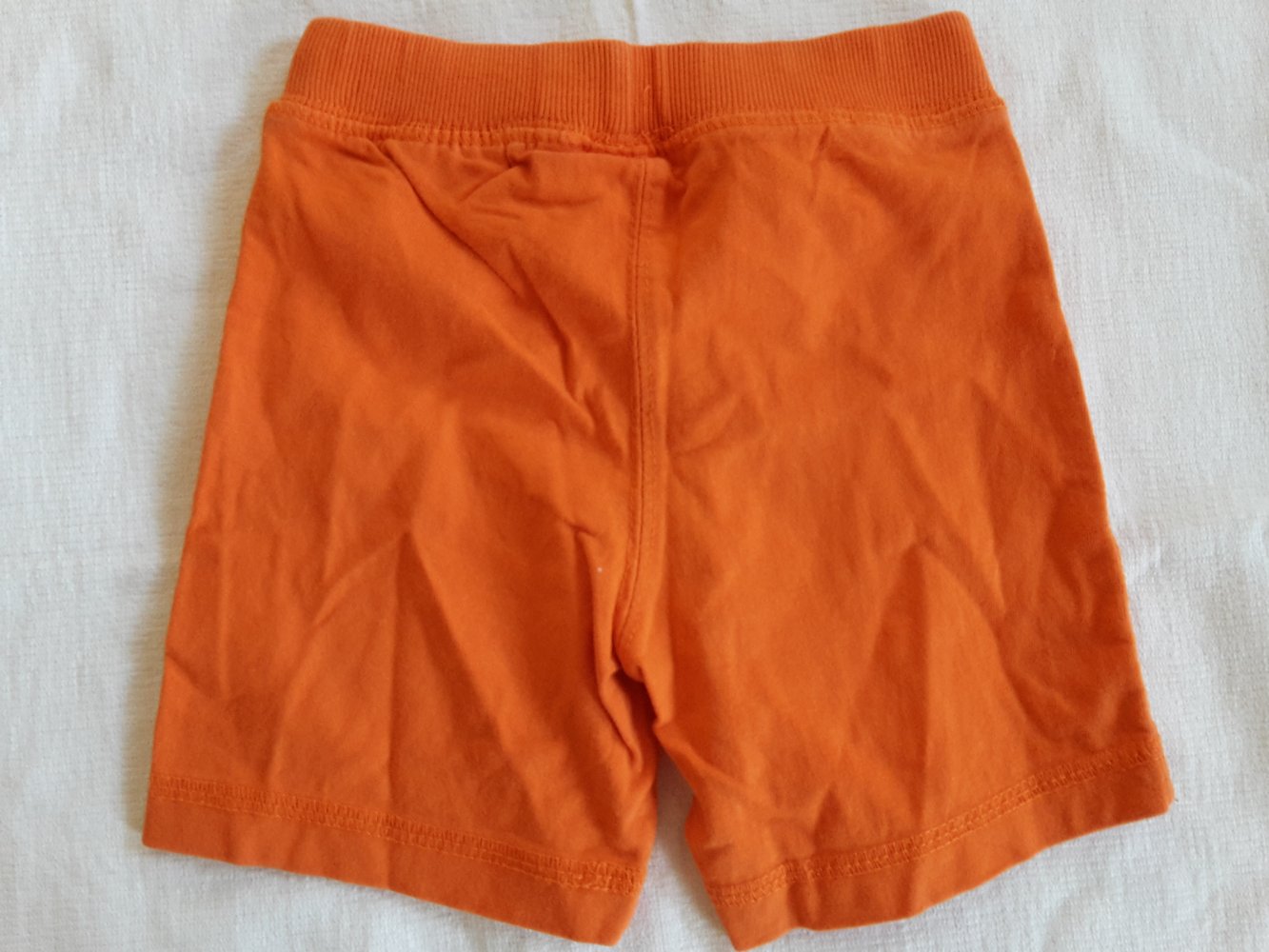 orangefarbene kurze Hose in Gr. 74