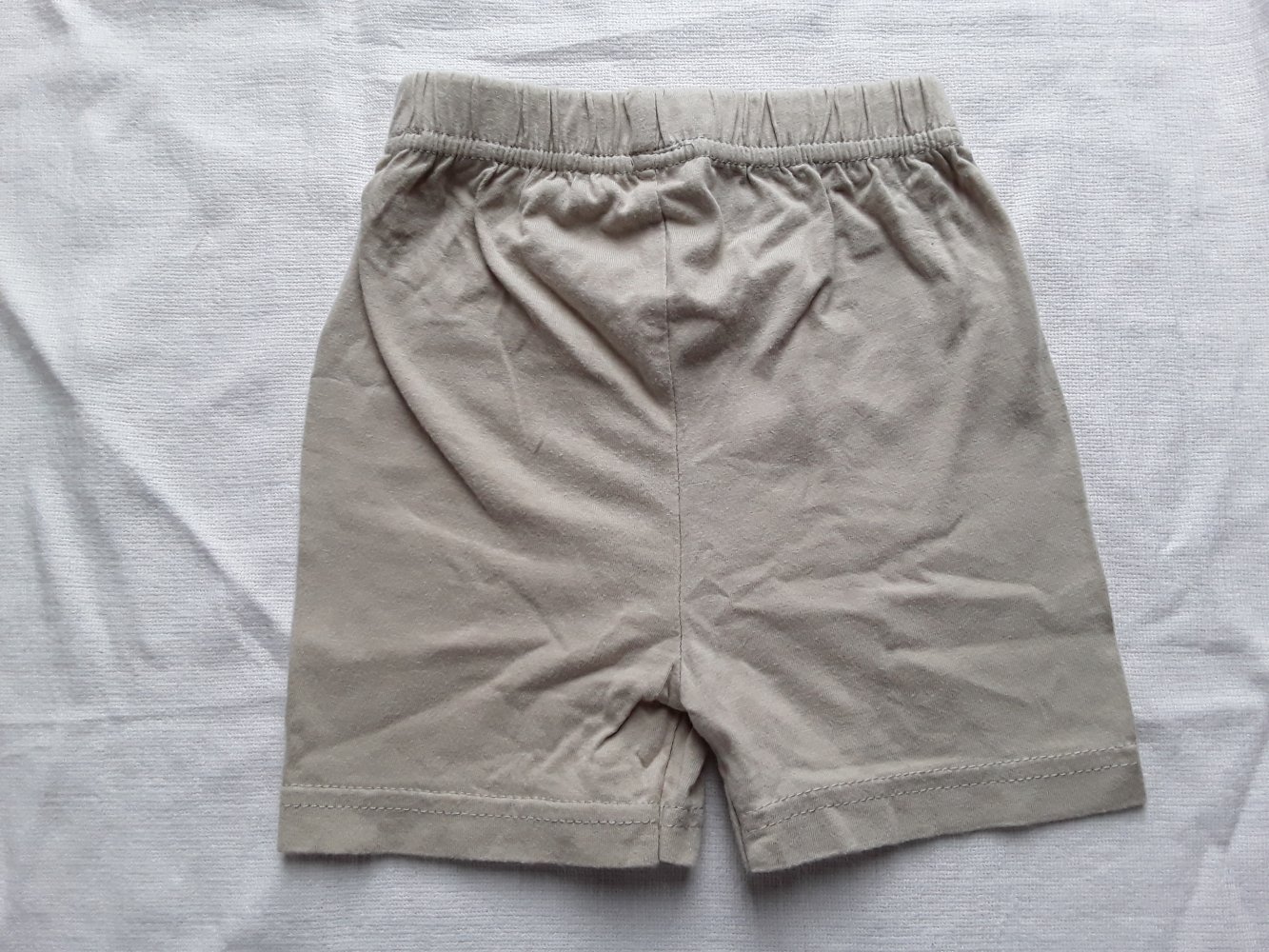 beige kurze Hose in Gr. 80