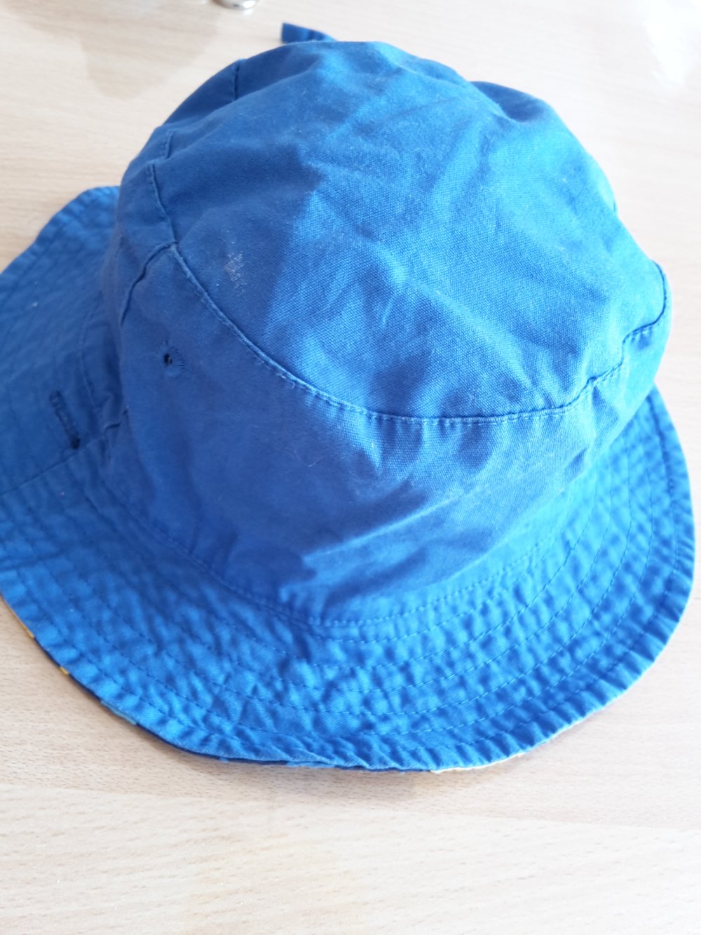 blauer Sommerhut in Gr. 86 von H&M