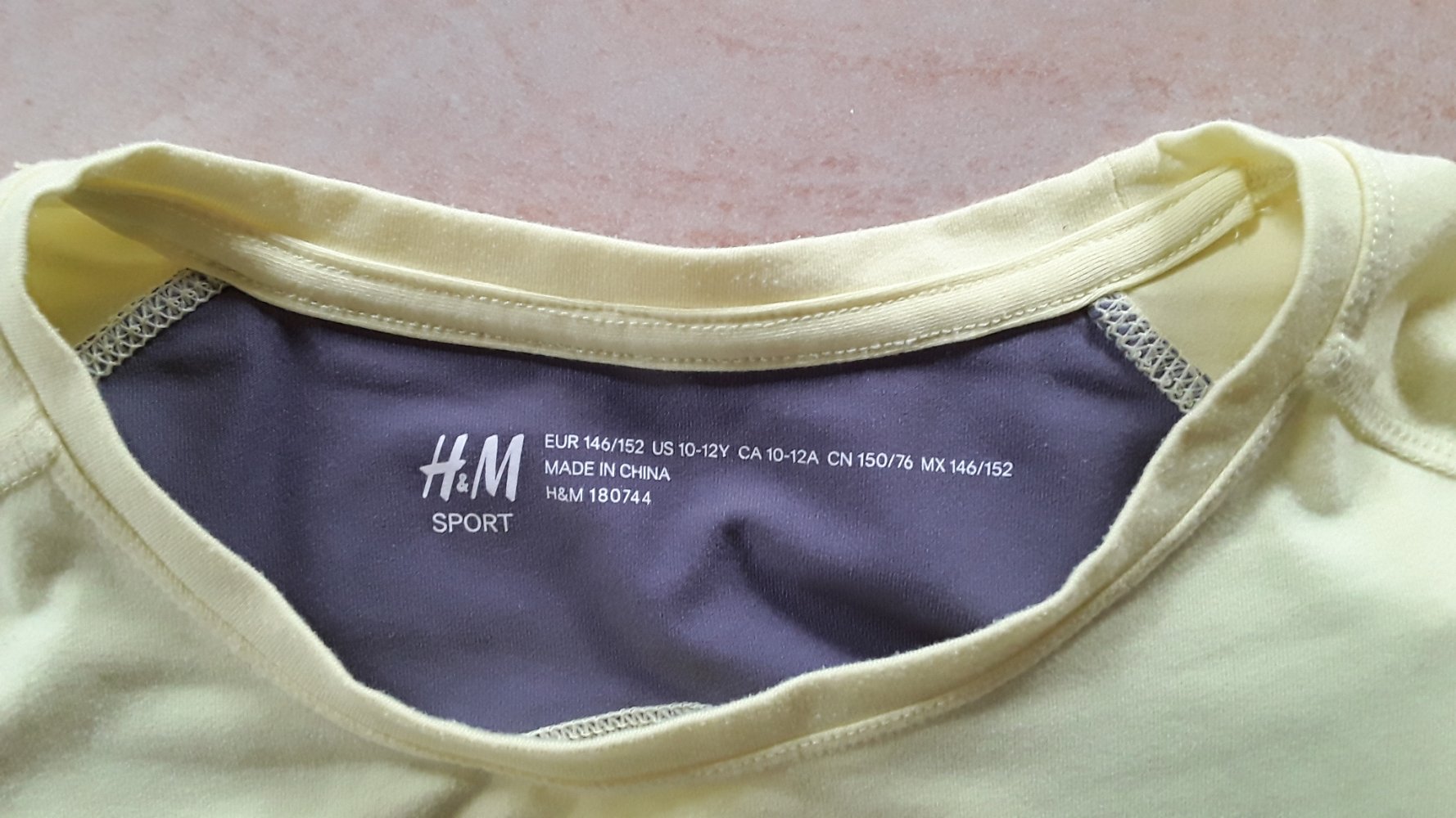 gelbes Sport-T-Shirt Gr. 146/152 von H&M