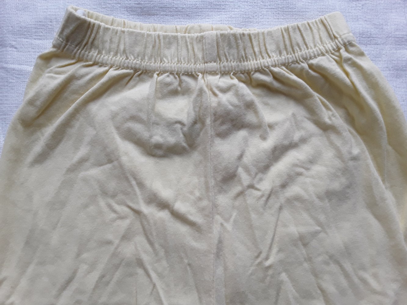 gelbe kurze Hose / Shorts in Gr. 80
