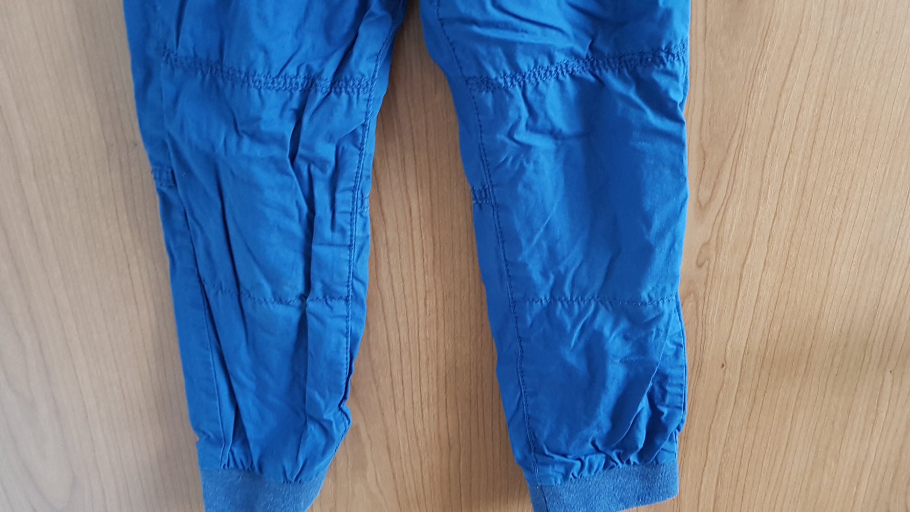 leicht gefütterte Hose/ Stoffhose/ Jogginghose Gr. 104