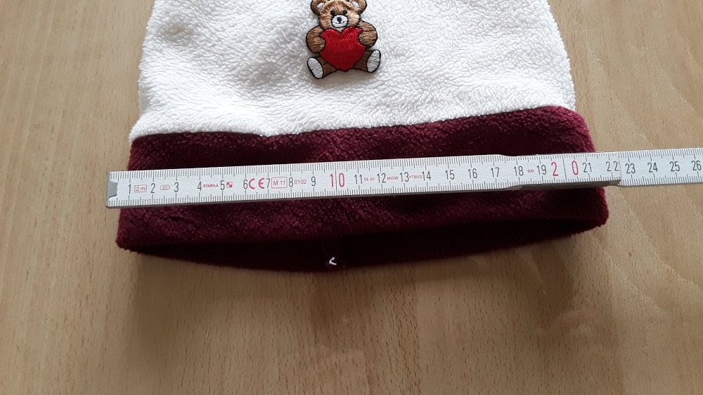 handemade - Fleecezipfelmütze - bordeaux cremefarben -Umfang 47cm