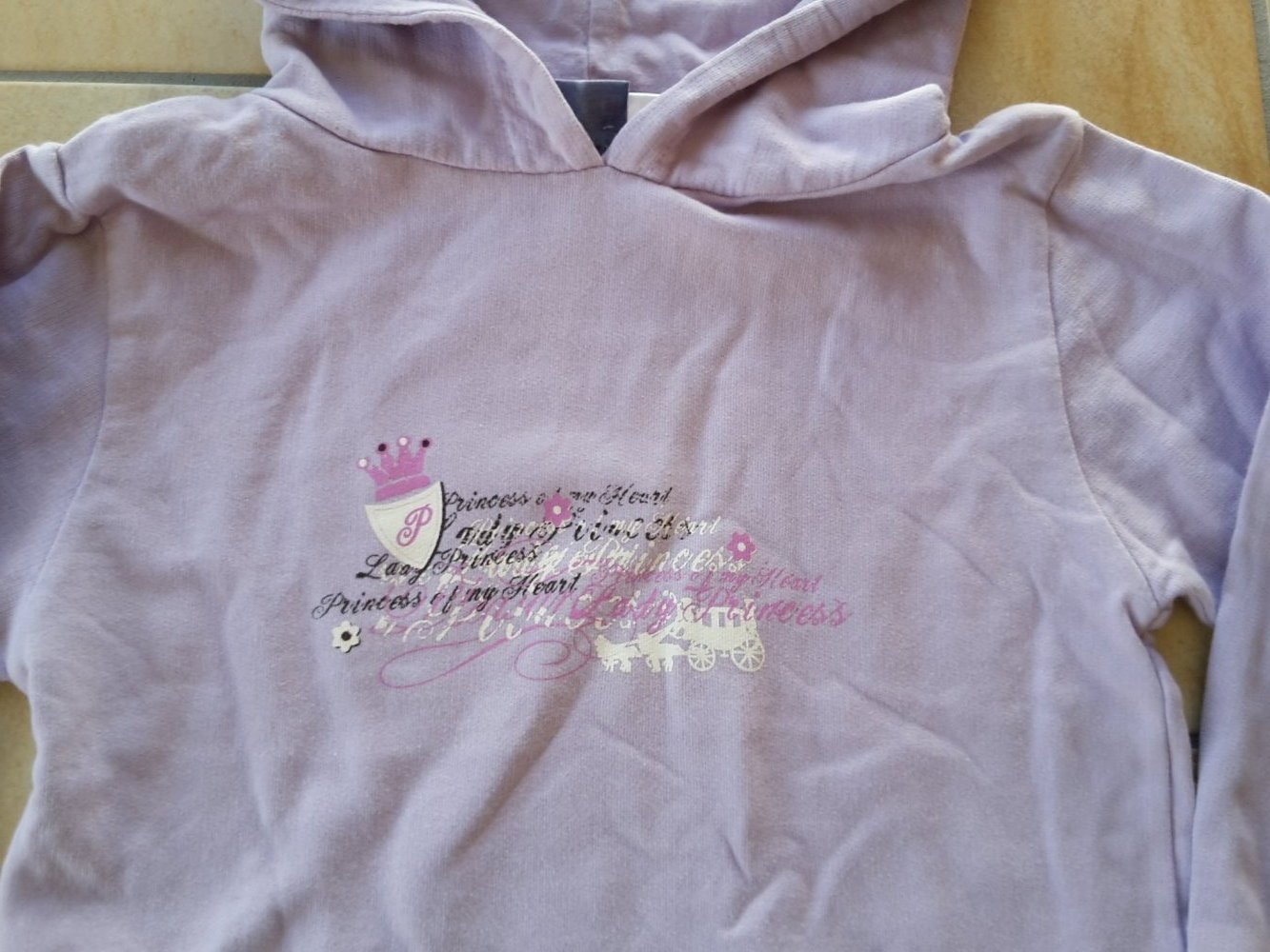 lilafarbenes Kaputzensweatshirt/ Hoodie in Gr. 98/104