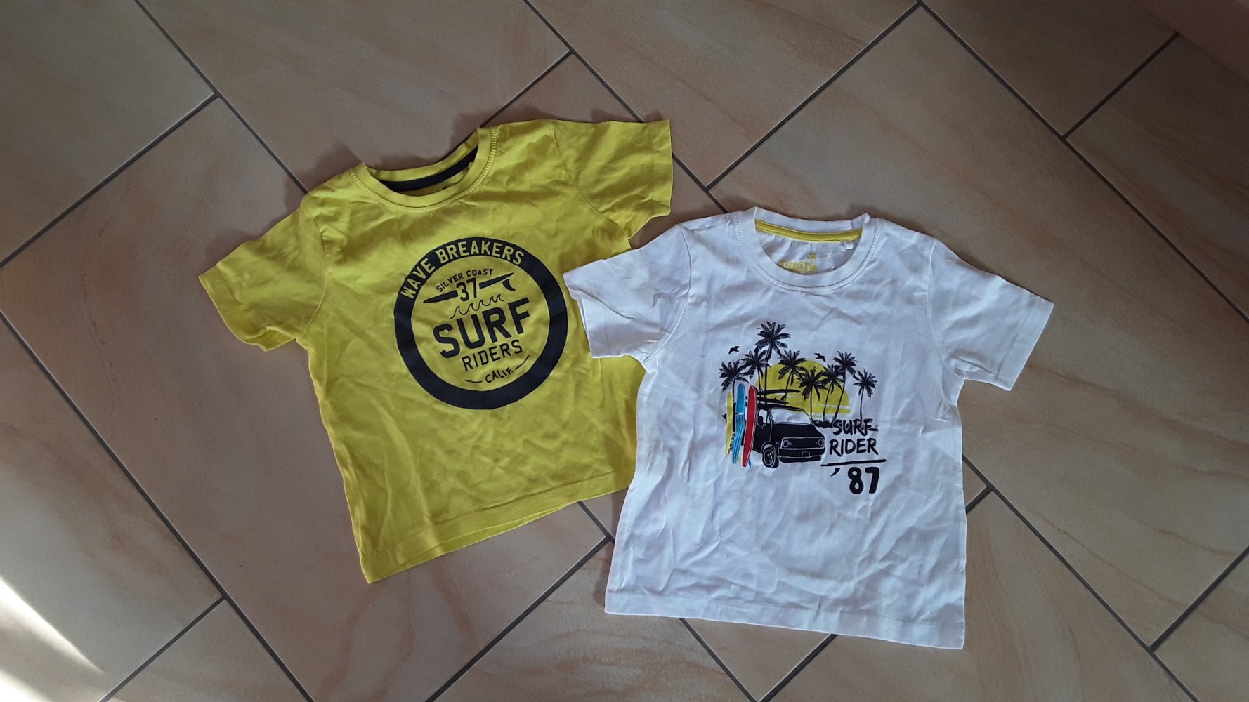 2 T-Shirt 98/104 von Lupilu kaum getragen