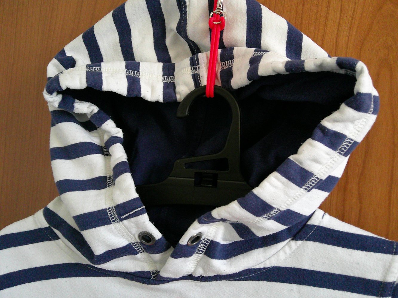 Hoody/ Kapuzensweatshirt Gr. 122/128 von H&M