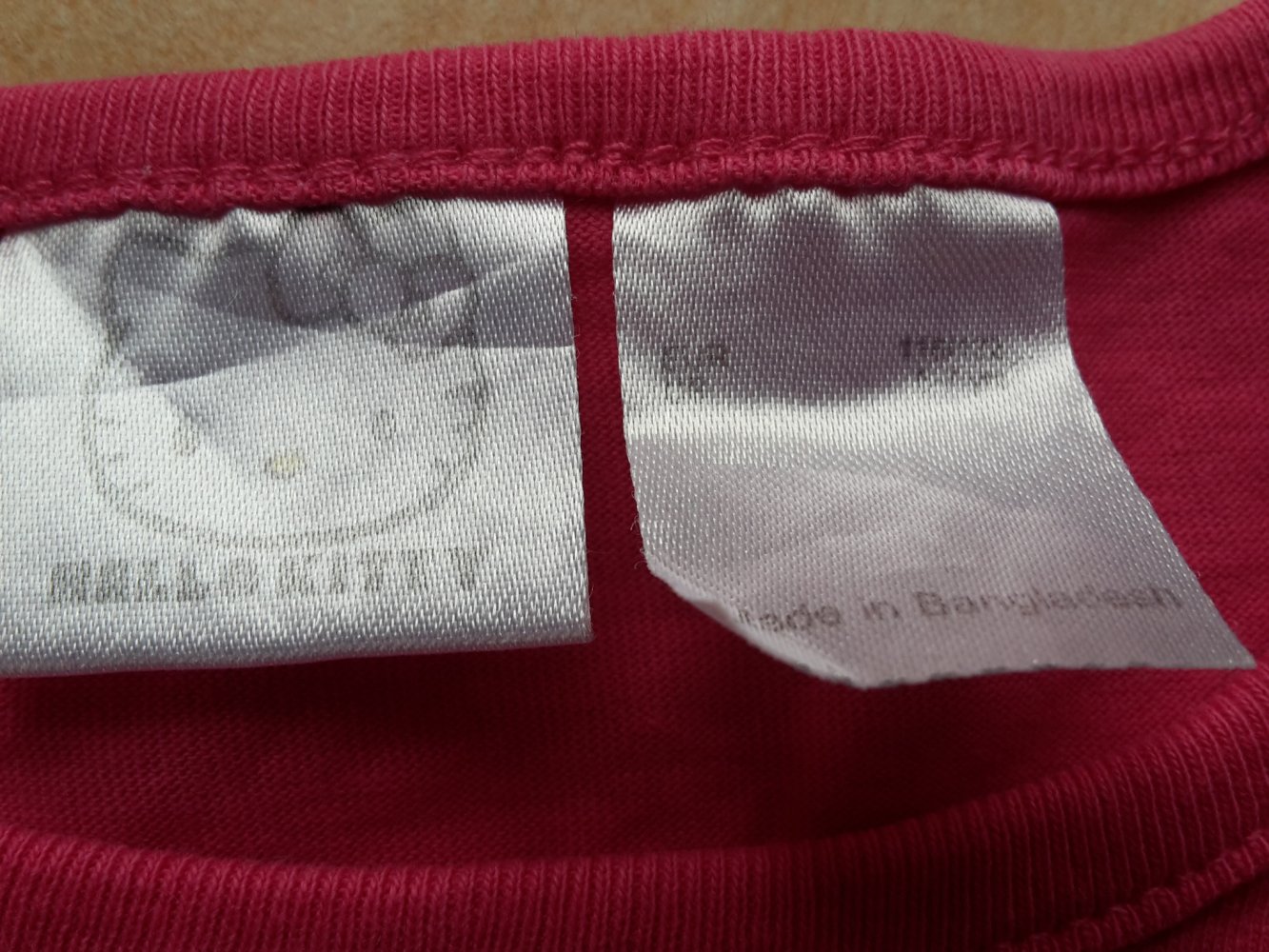 schönes Hello Kitty LAShirt in Gr. 116/122