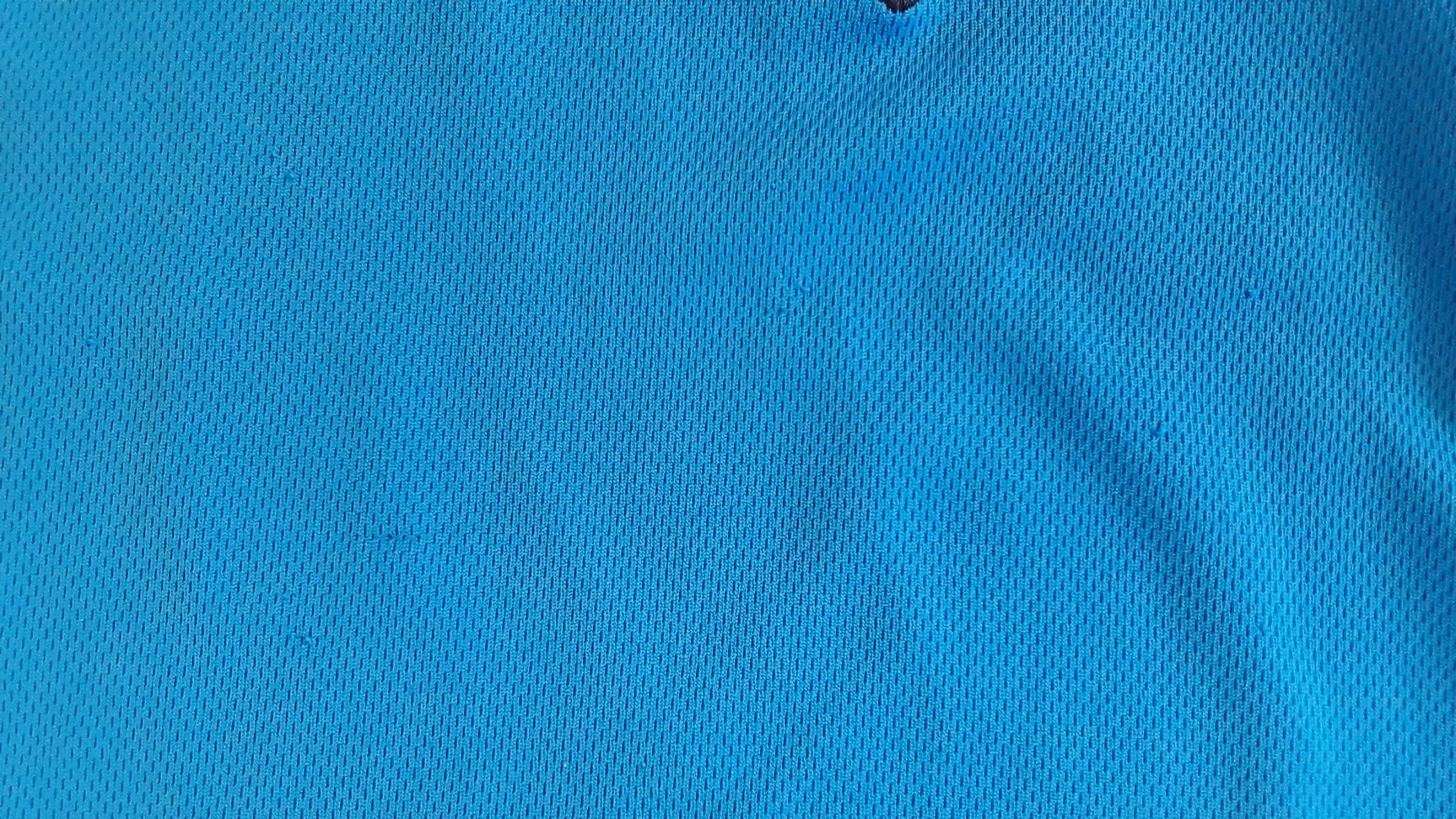 blaues Sport-T-Shirt in Gr. 104