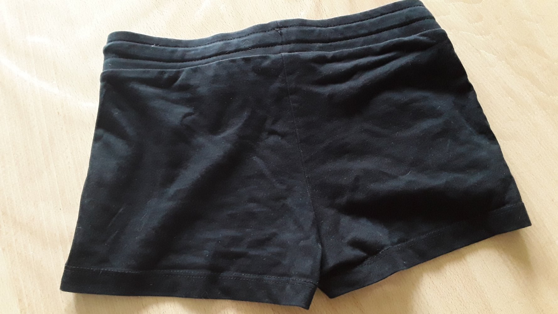 schwarze Hot Pants Gr. 140 H&M