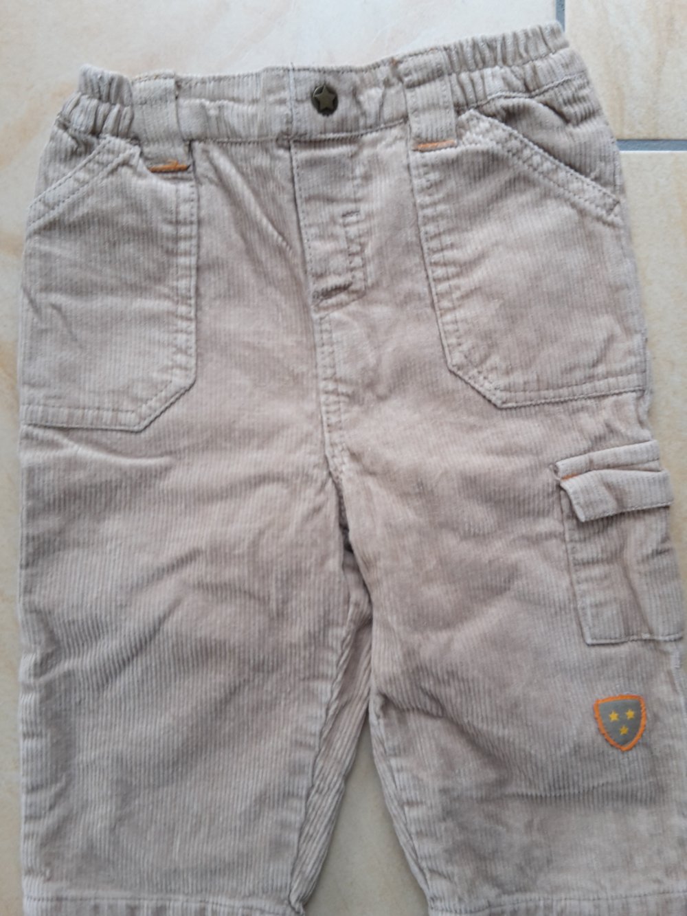 beige Cordhose leicht gefüttert in Gr 74 von C&A