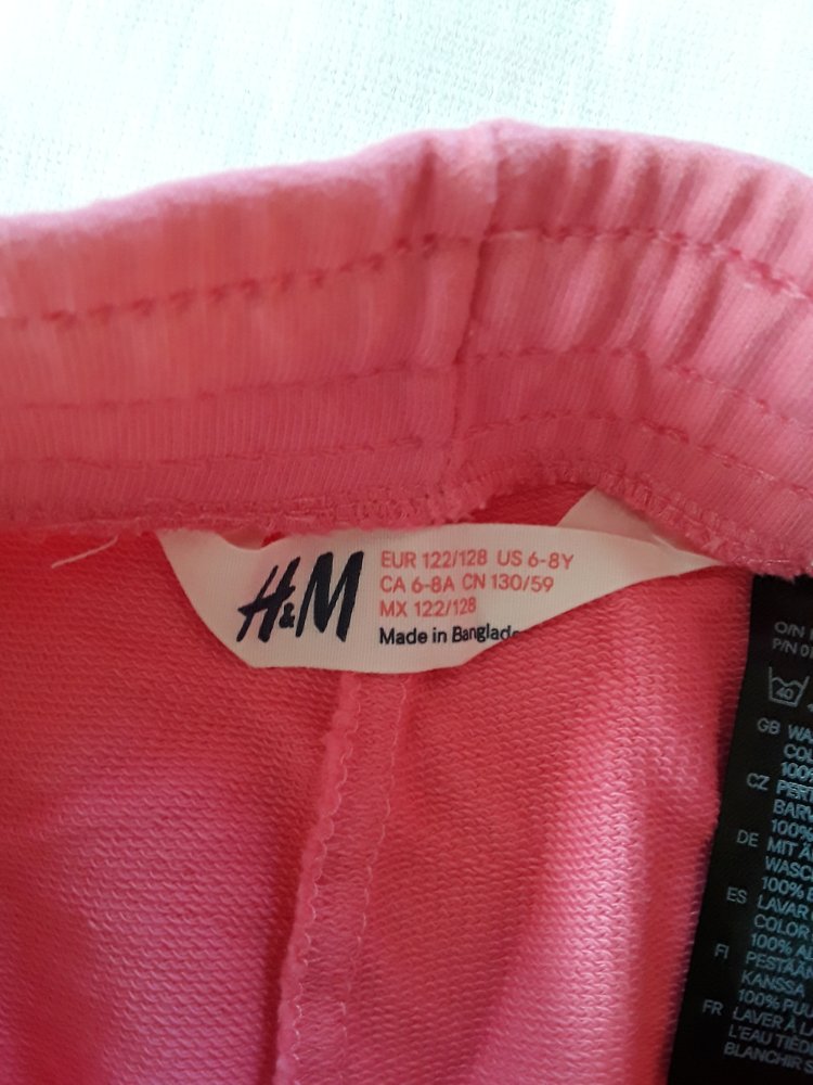 ungetragene, rosa/ pinke kurze Hose in Gr. 122/128 von H&M