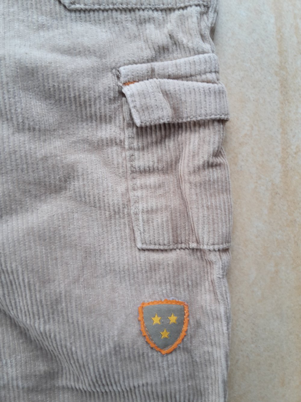 beige Cordhose leicht gefüttert in Gr 74 von C&A