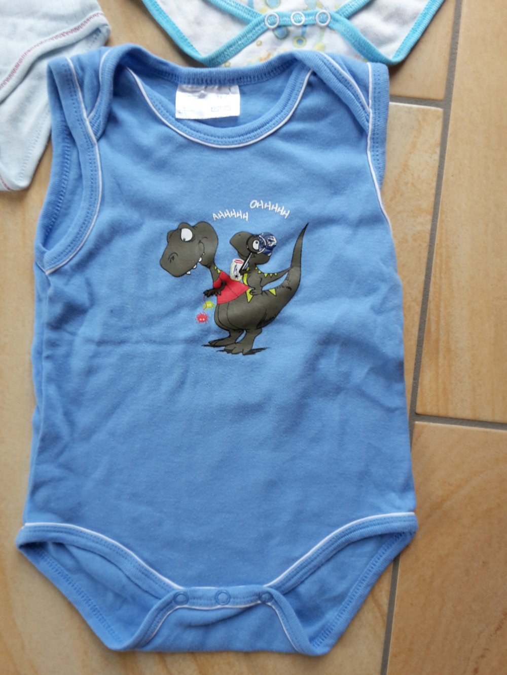 3 kurzarm Bodys in Gr. 74/80 verschiedene Hersteller