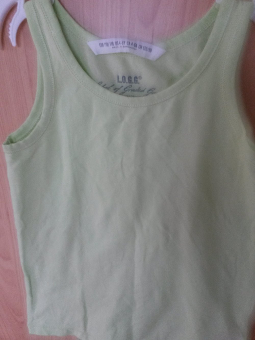 schönes, lindgrünes Top in Gr. 110/116 von H&M kaum getragen
