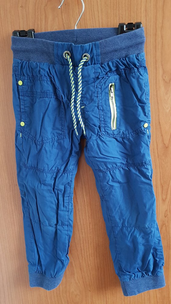 leicht gefütterte Hose/ Stoffhose/ Jogginghose Gr. 104