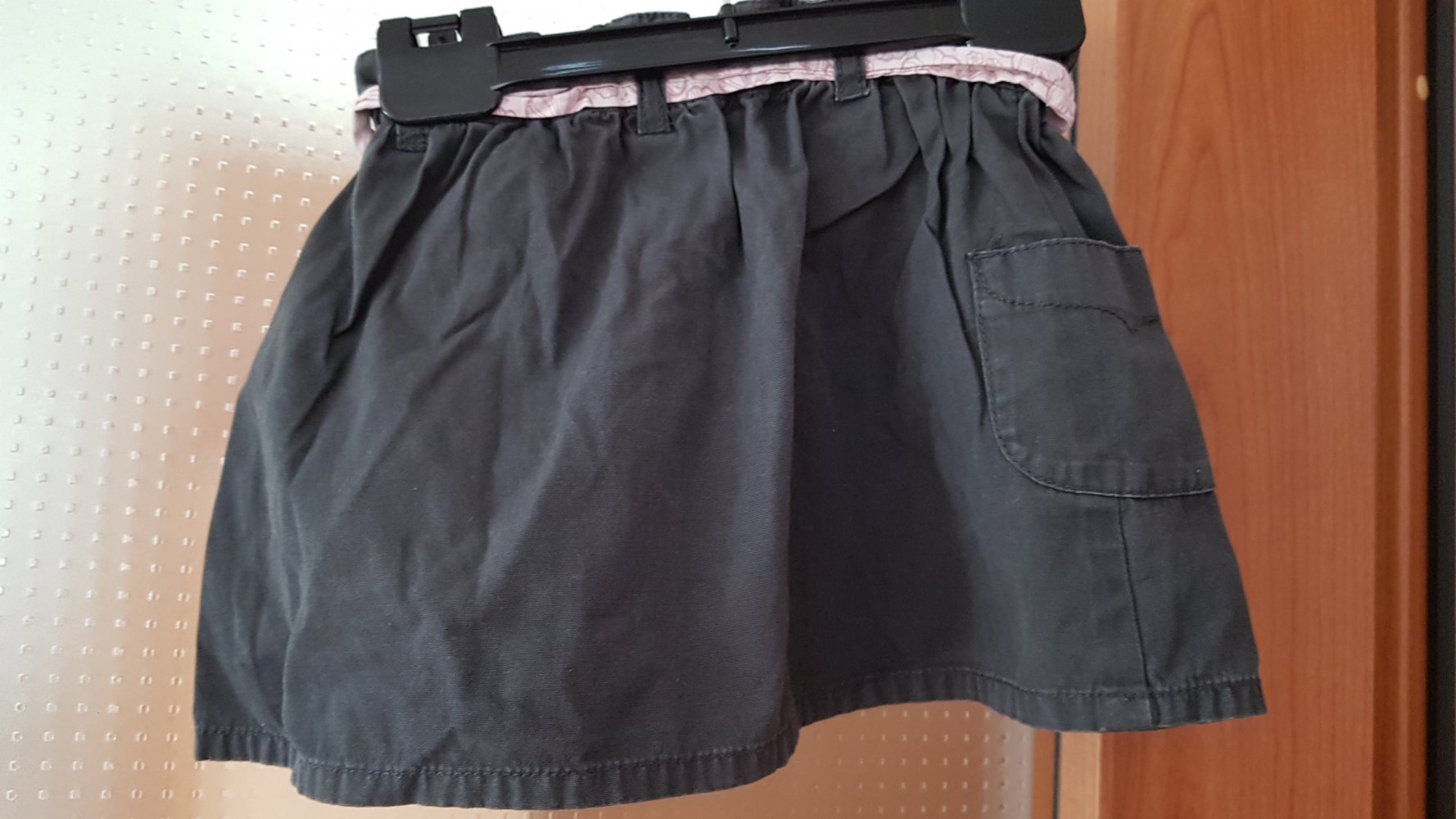 anthrazitfarbener Rock in Gr. 86 von H&M