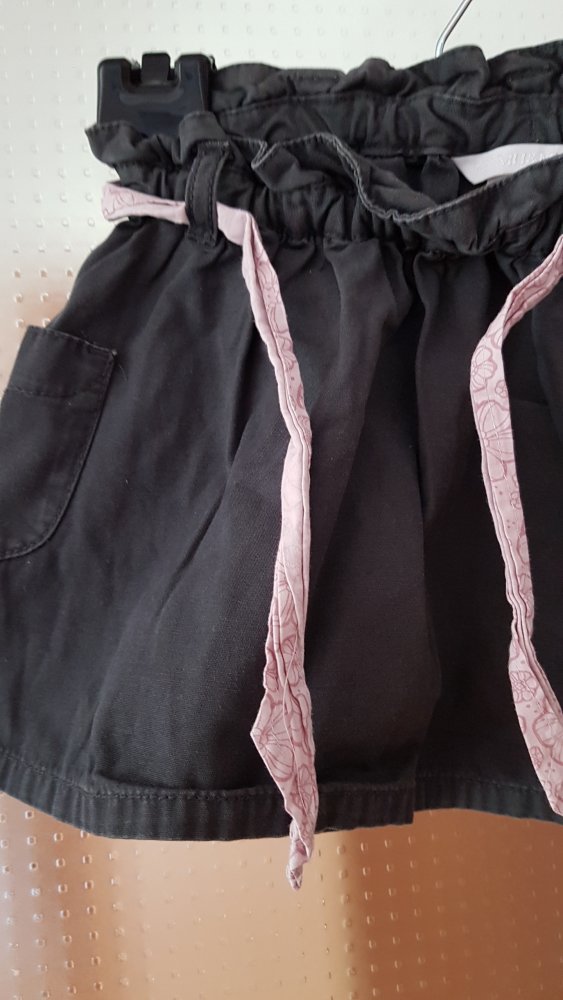 anthrazitfarbener Rock in Gr. 86 von H&M