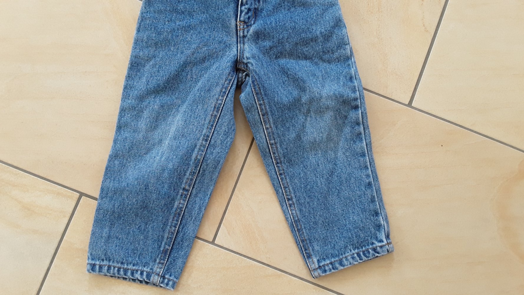 Jeans in Gr. 92