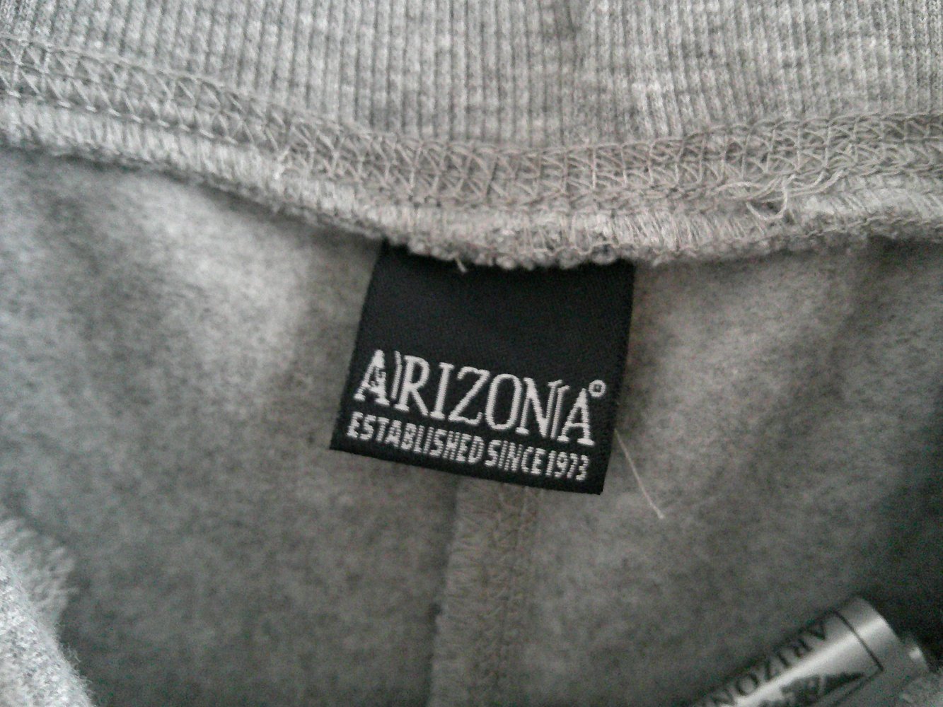 graue, kurze Sweathose Gr. 116/122 von Arizona