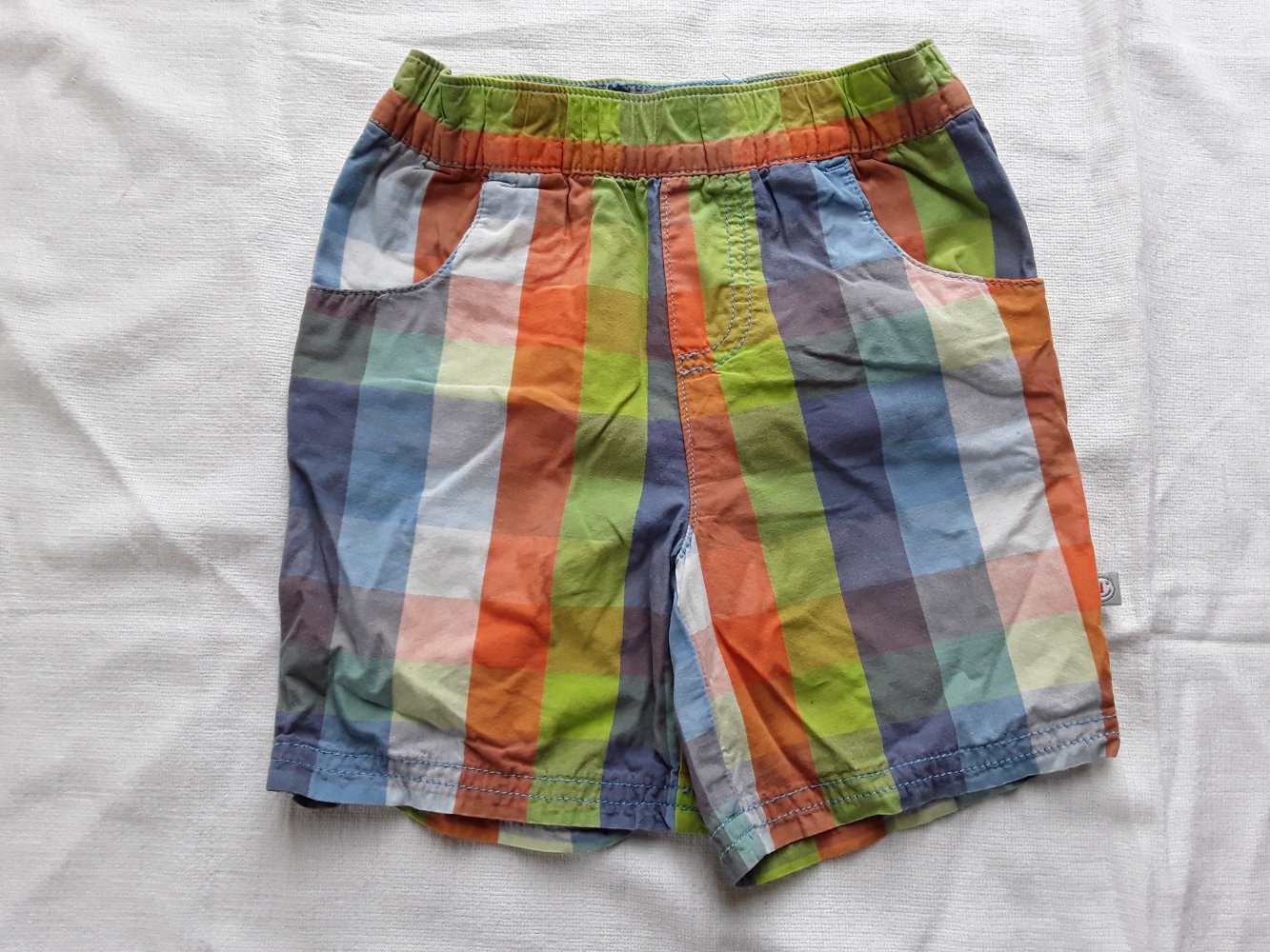 kurze, karierte Hose / Shorts in Gr. 86 von Liegelind