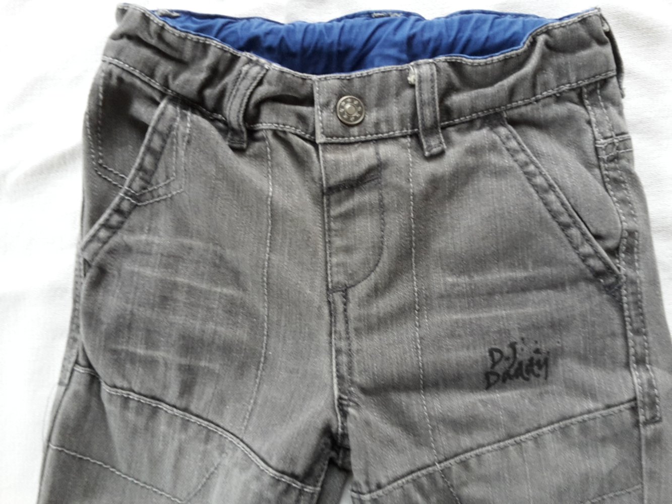 graue Jeanshose in Gr. 92 mit verstellbarem Bund