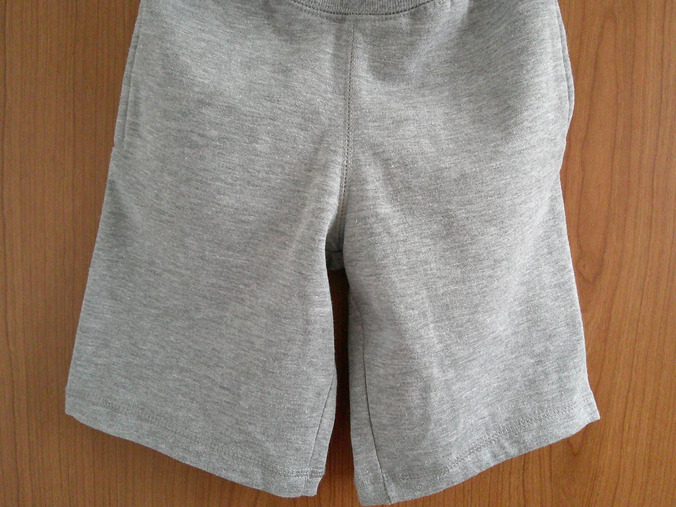 graue, kurze Sweathose Gr. 116/122 von Arizona