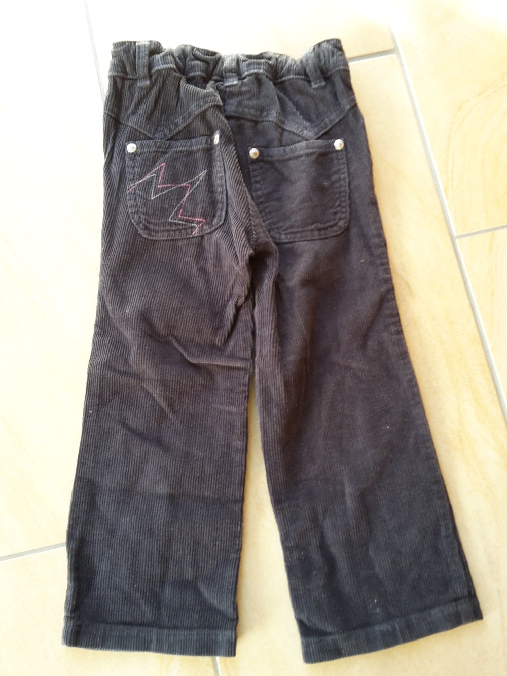 schwarze Cordhose in Gr. 98 