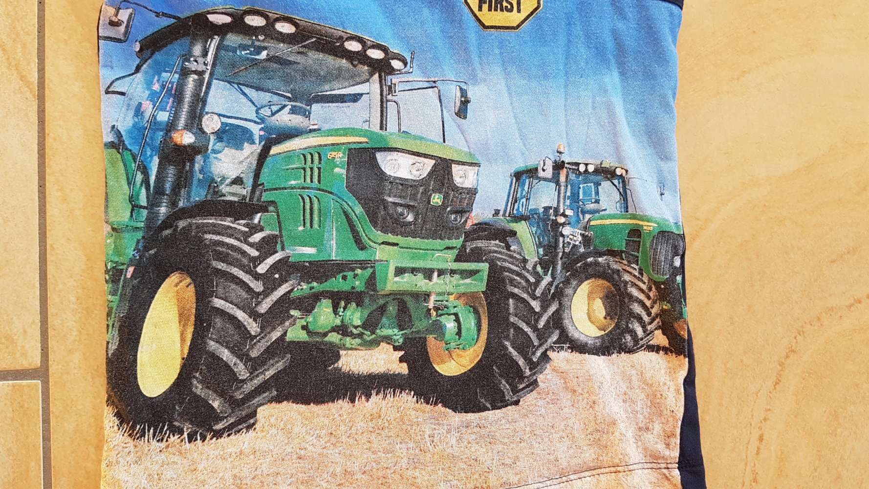 Unterhemd/ Top/ Tankshirt mit Traktormotiv Gr 116/122